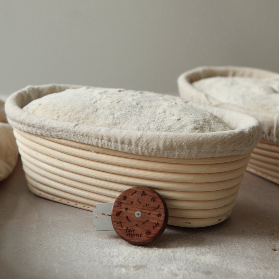 Runde Bäckerklinge aus Holz im Mikrobendesign